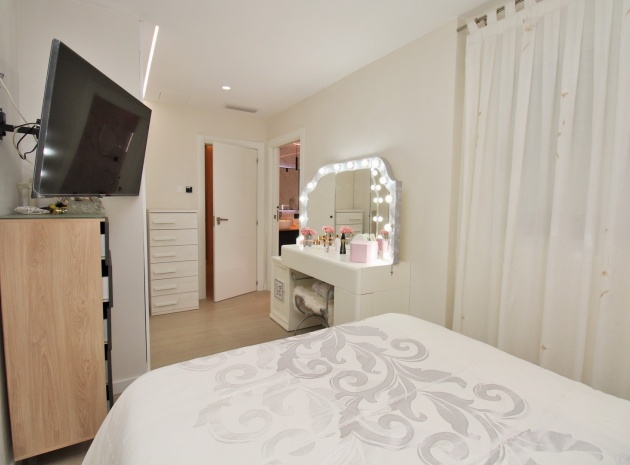 Återförsäljning - Lägenhet - Torrevieja - Beachside Torrevieja