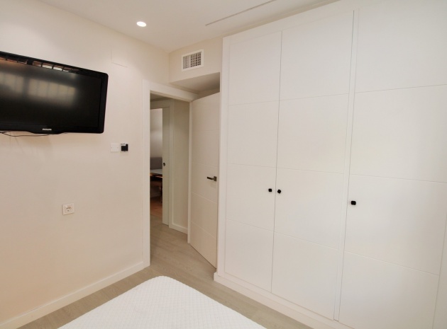 Återförsäljning - Lägenhet - Torrevieja - Beachside Torrevieja