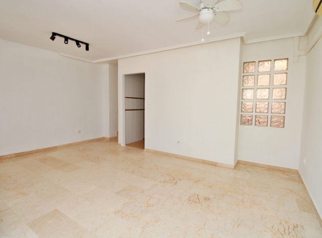 Resale - Townhouse - Villamartin - sun golf villas