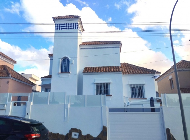 Resale - Villa - Villamartin - El Galan