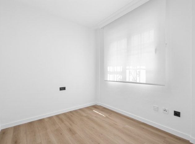 Resale - Townhouse - Villamartin - PAU 26