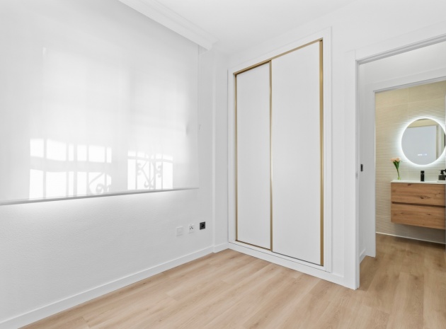 Resale - Townhouse - Villamartin - PAU 26