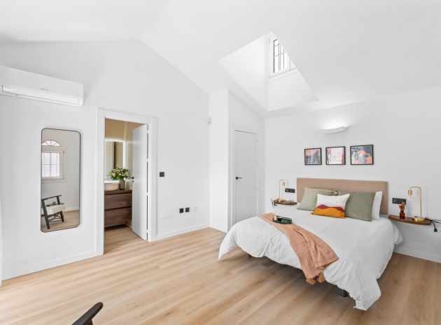 Resale - Townhouse - Villamartin - PAU 26