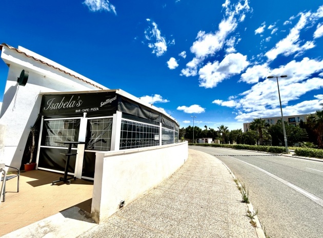 Resale - Apartment - Villamartin