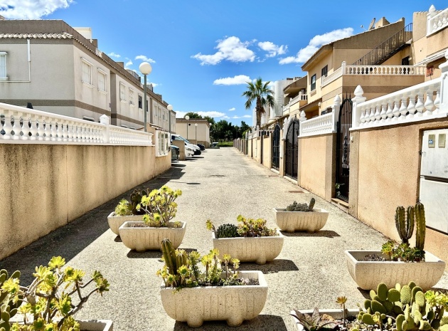 Resale - Apartment - Villamartin