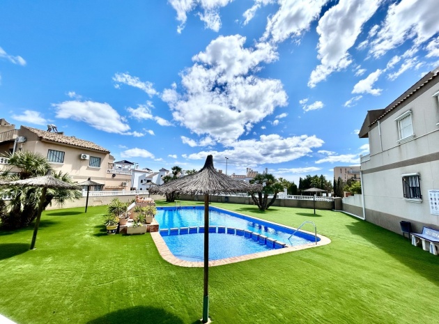 Resale - Apartment - Villamartin