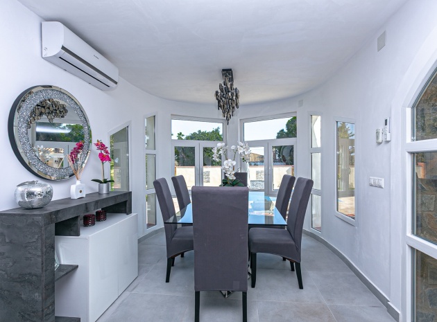 Resale - Villa - Campoamor - lomas de don juan