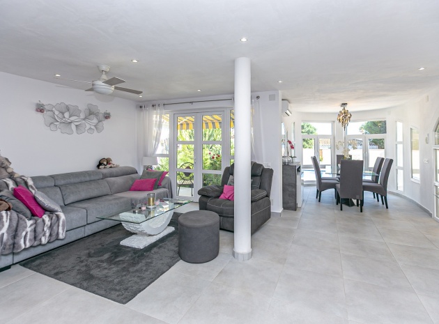 Resale - Villa - Campoamor - lomas de don juan