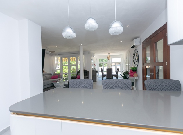 Resale - Villa - Campoamor - lomas de don juan