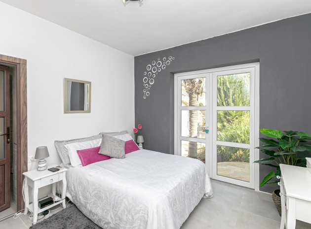 Resale - Villa - Campoamor - lomas de don juan