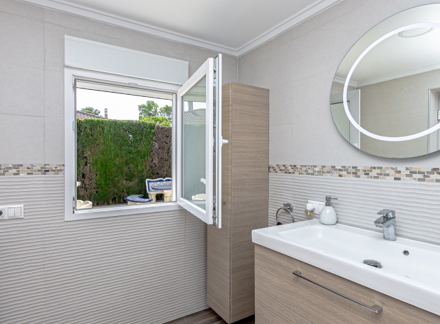 Resale - Villa - Campoamor - lomas de don juan