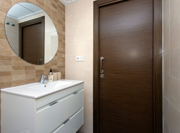 Resale - Apartment - Torrevieja - Aguas Nuevas