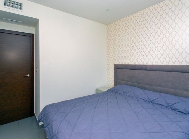 Resale - Apartment - Torrevieja - Aguas Nuevas