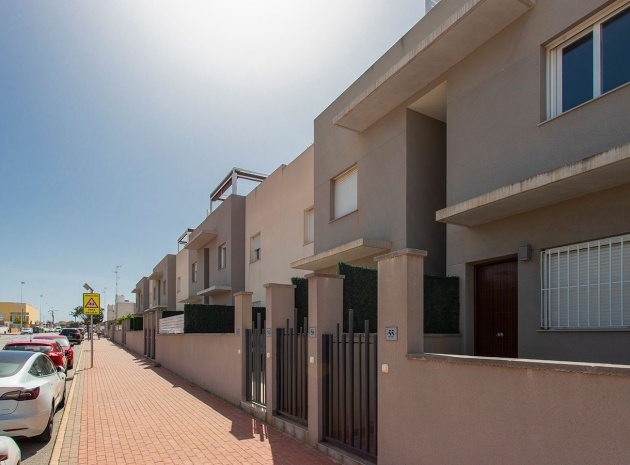 Resale - Apartment - Torrevieja - Aguas Nuevas