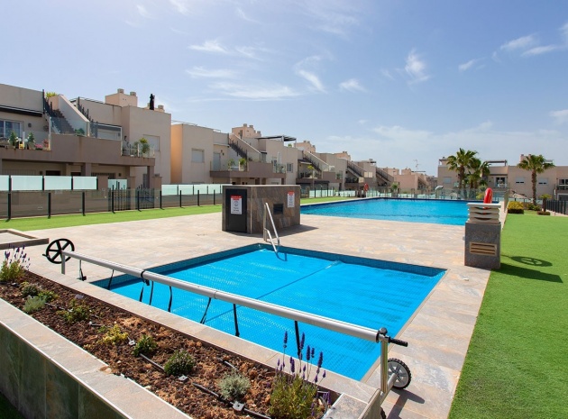 Resale - Apartment - Torrevieja - Aguas Nuevas