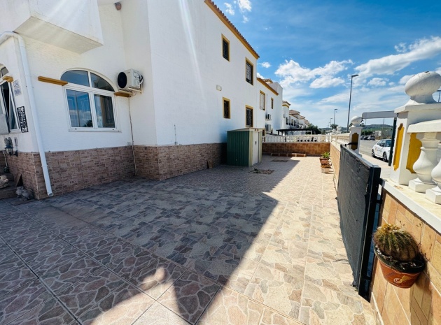 Resale - Apartment - Los Montesinos - entre naranjos