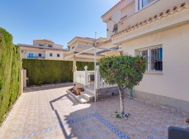 Resale - Villa - Playa Flamenca