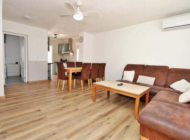 Resale - Townhouse - Villamartin - blue lagoon