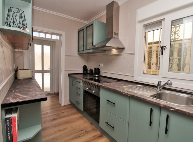 Resale - Townhouse - Villamartin - blue lagoon