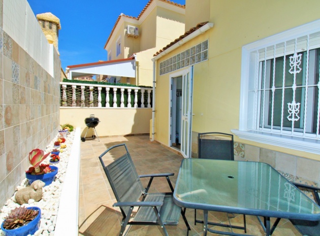 Resale - Townhouse - Villamartin - blue lagoon