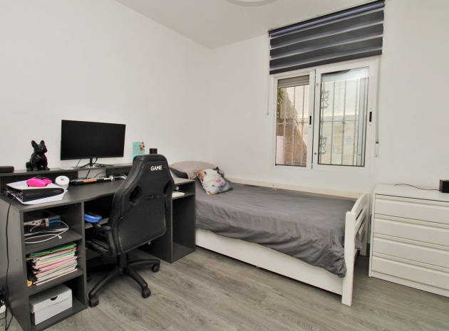 Resale - Townhouse - Villamartin - blue lagoon