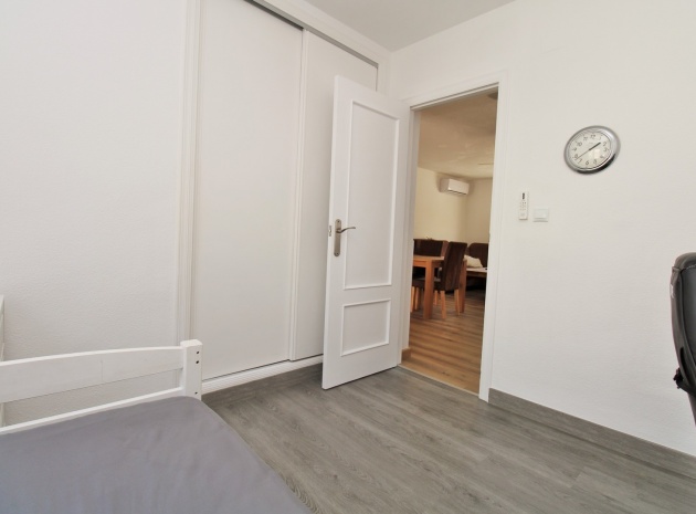 Resale - Townhouse - Villamartin - blue lagoon