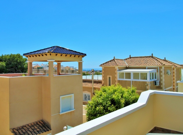 Resale - Townhouse - Villamartin - blue lagoon