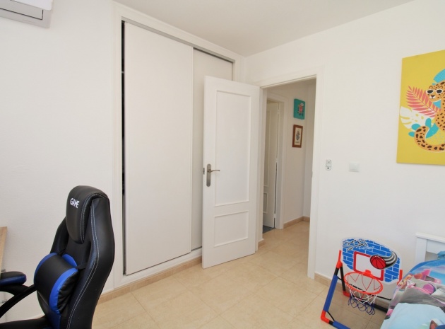 Resale - Townhouse - Villamartin - blue lagoon