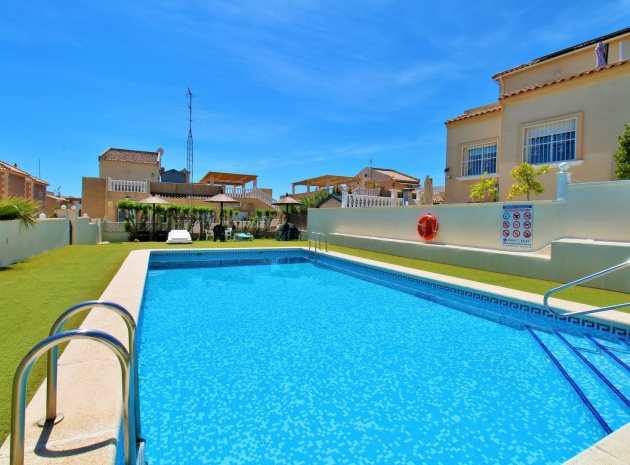 Resale - Townhouse - Villamartin - blue lagoon
