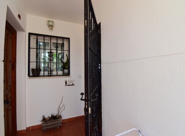 Resale - Apartment - Villamartin