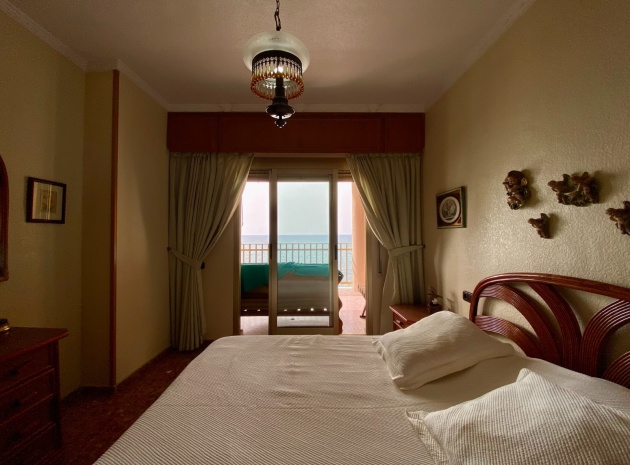 Wiederverkauf - Wohnung - Torrevieja - 1st line to the sea