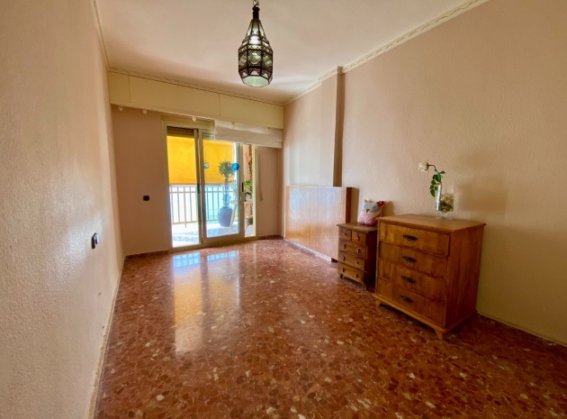 Wiederverkauf - Wohnung - Torrevieja - 1st line to the sea