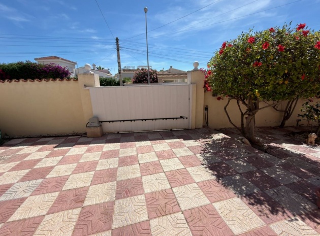 Återförsäljning - Villa - Ciudad Quesada