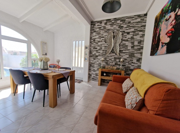 Resale - Villa - Ciudad Quesada - Pueblo Bravo