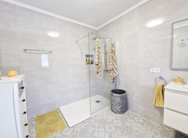 Resale - Villa - Ciudad Quesada - Pueblo Bravo