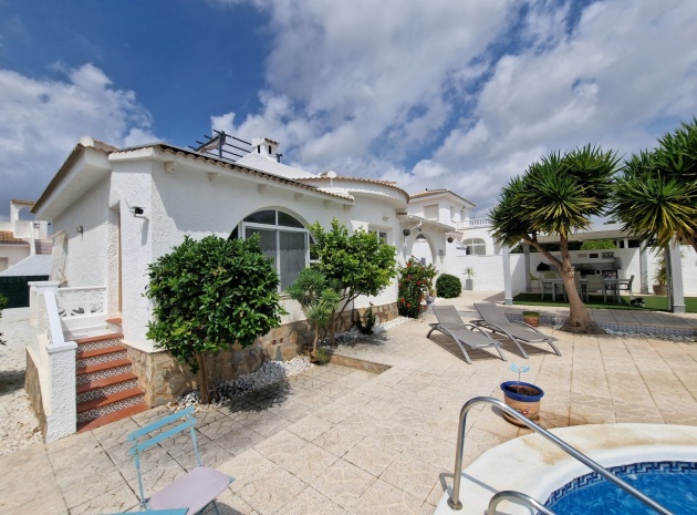 Resale - Villa - Ciudad Quesada - Pueblo Bravo