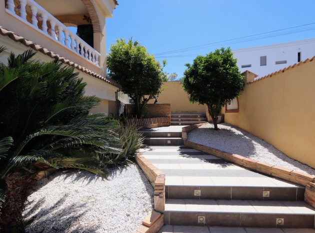 Resale - Villa - Orihuela - Villamartin