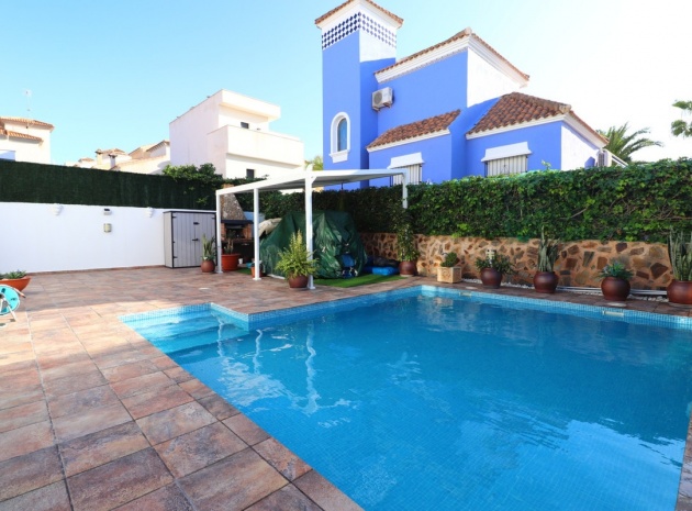 Resale - Villa - Orihuela - Villamartin