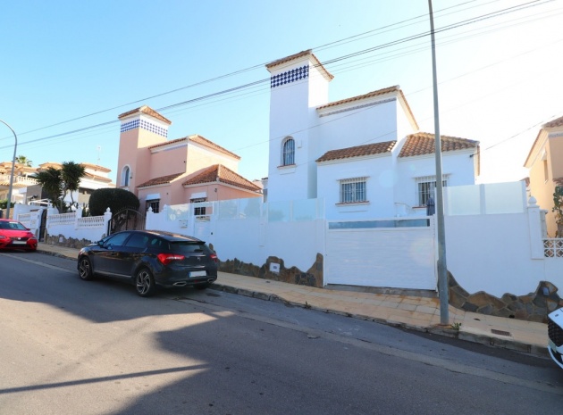 Resale - Villa - Orihuela - Villamartin
