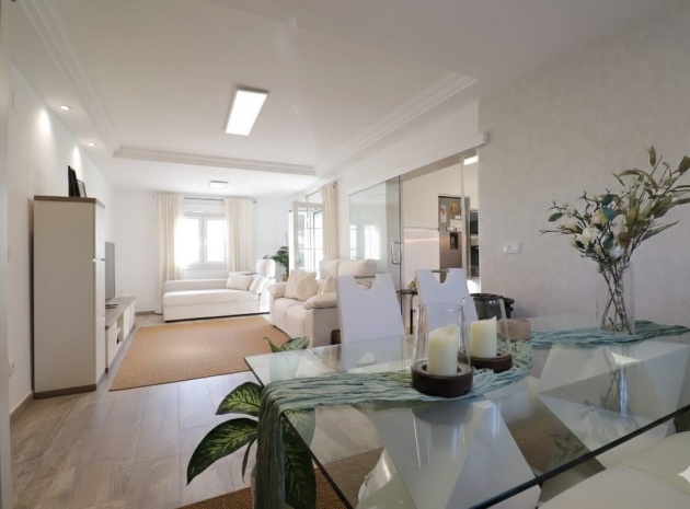 Resale - Villa - Orihuela - Villamartin