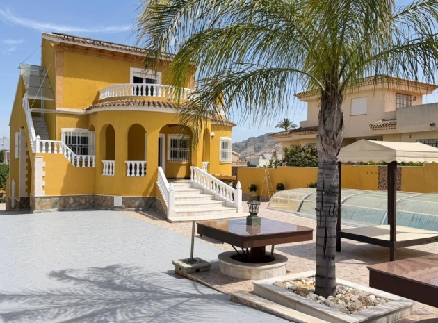 Återförsäljning - Villa - Orihuela - Orihuela Centro
