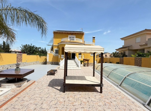 Återförsäljning - Villa - Orihuela - Orihuela Centro