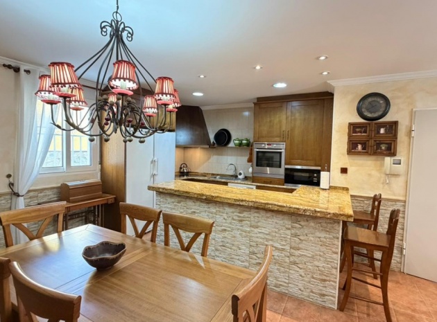 Återförsäljning - Villa - Orihuela - Orihuela Centro