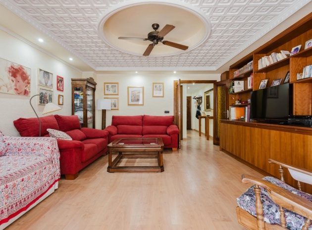 Resale - Apartment - Torrevieja - Torrevieja Centro