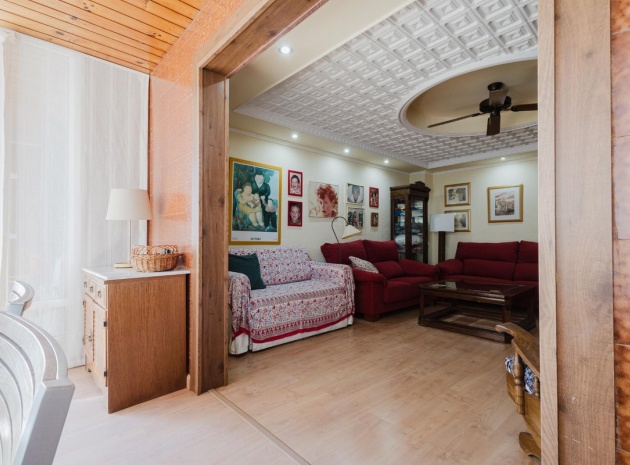 Resale - Apartment - Torrevieja - Torrevieja Centro