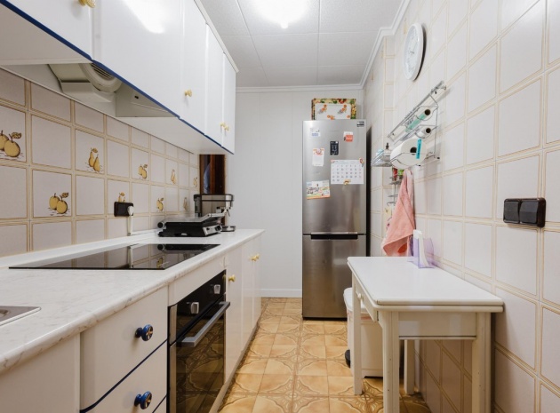 Resale - Apartment - Torrevieja - Torrevieja Centro