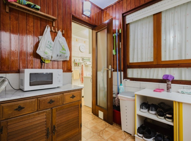 Resale - Apartment - Torrevieja - Torrevieja Centro