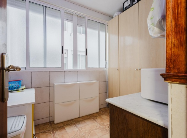 Resale - Apartment - Torrevieja - Torrevieja Centro