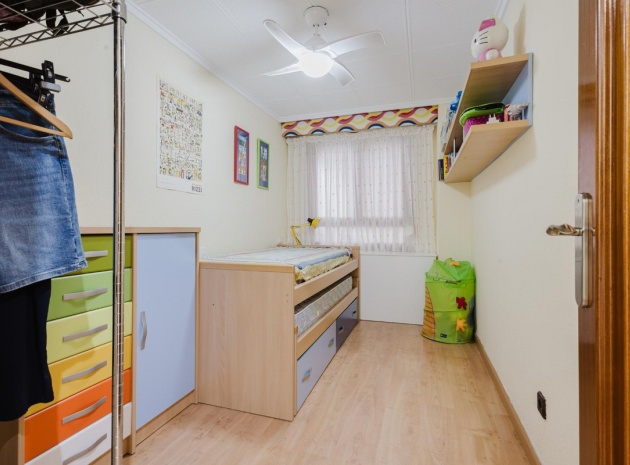 Resale - Apartment - Torrevieja - Torrevieja Centro