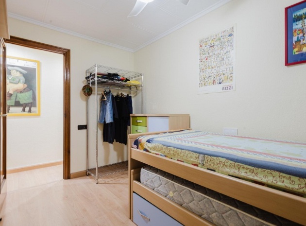 Resale - Apartment - Torrevieja - Torrevieja Centro